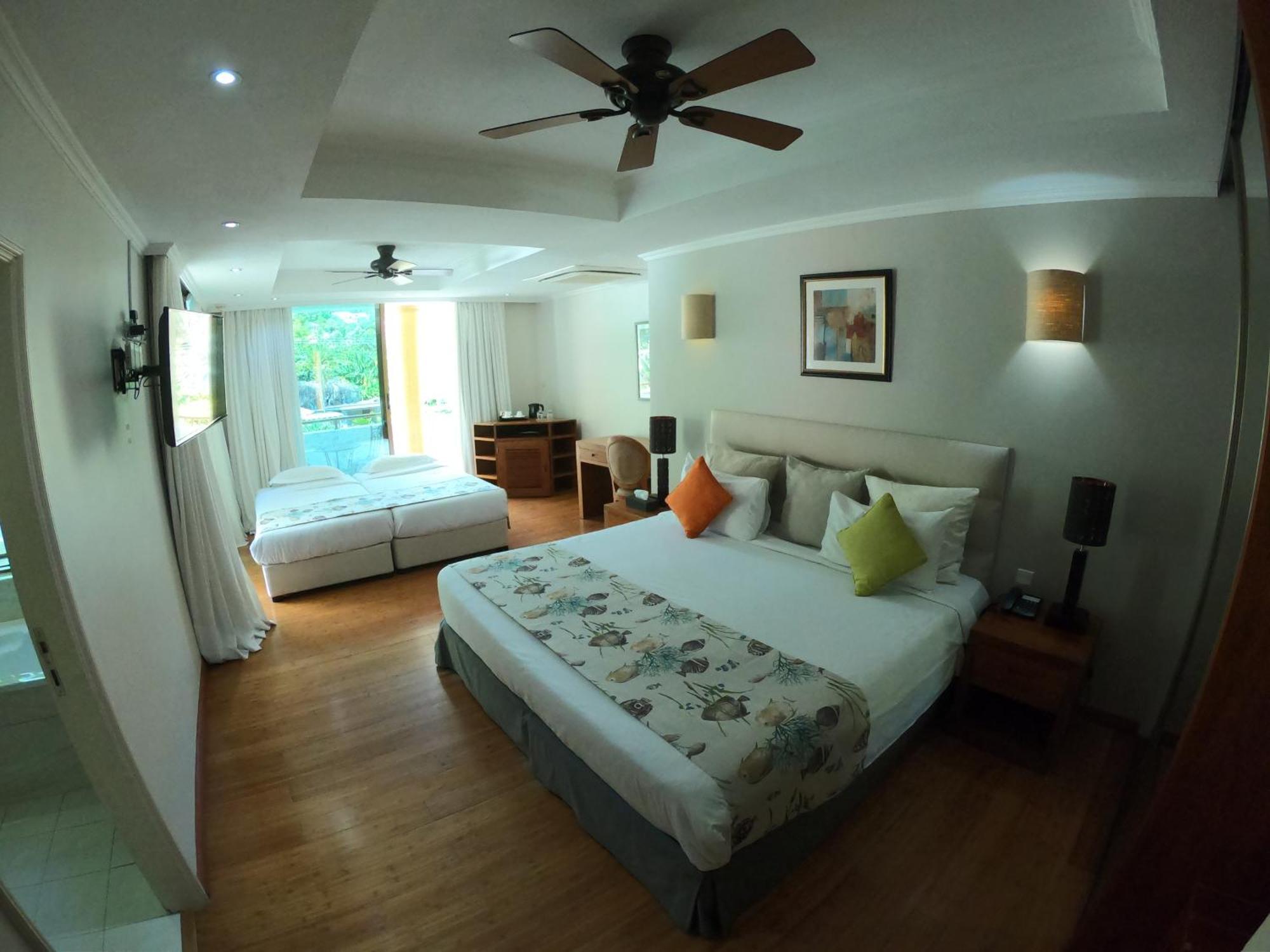 Crown Beach Hotel Seychelles Pointe Au Sel ภายนอก รูปภาพ