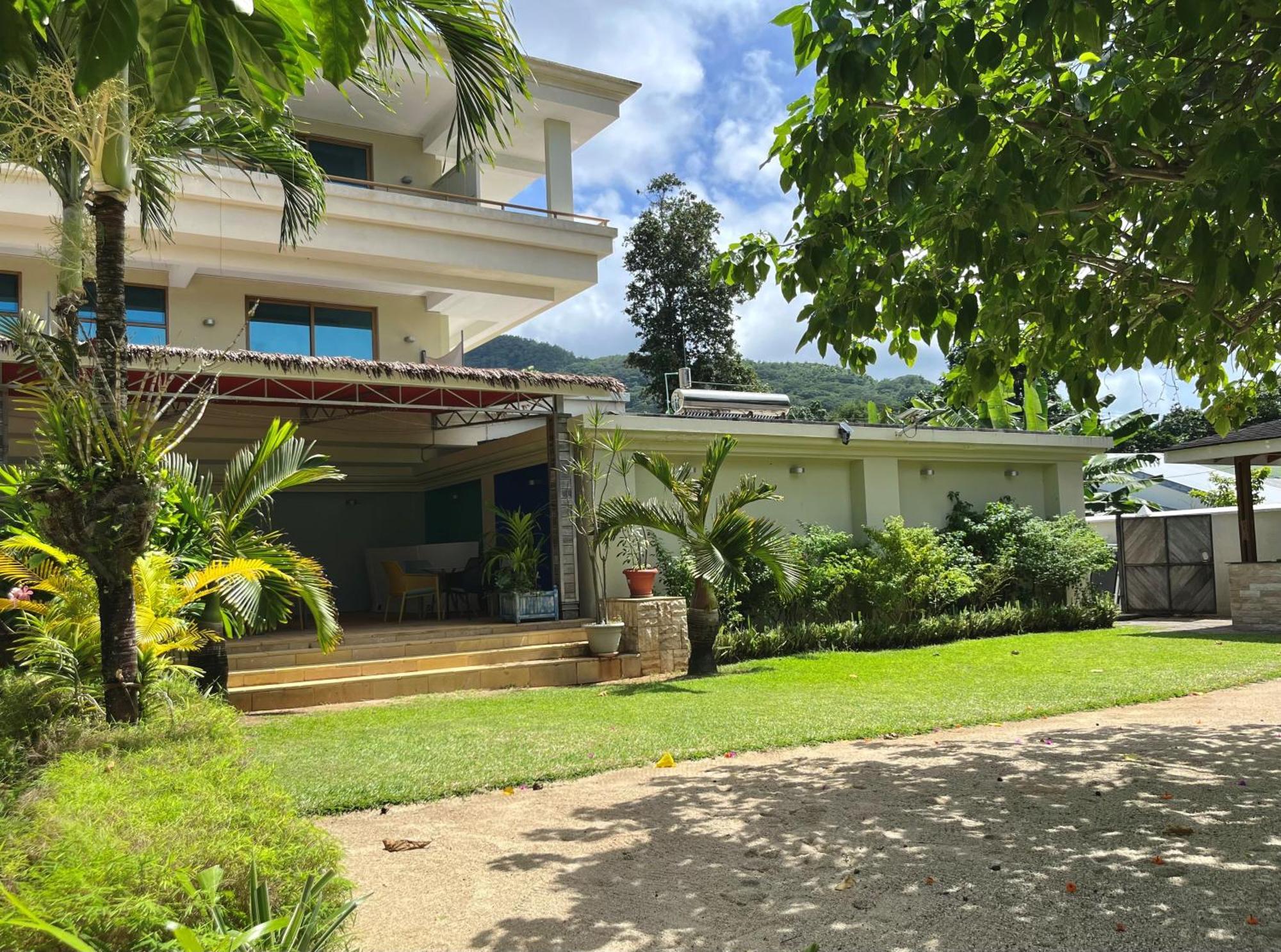 Crown Beach Hotel Seychelles Pointe Au Sel ภายนอก รูปภาพ