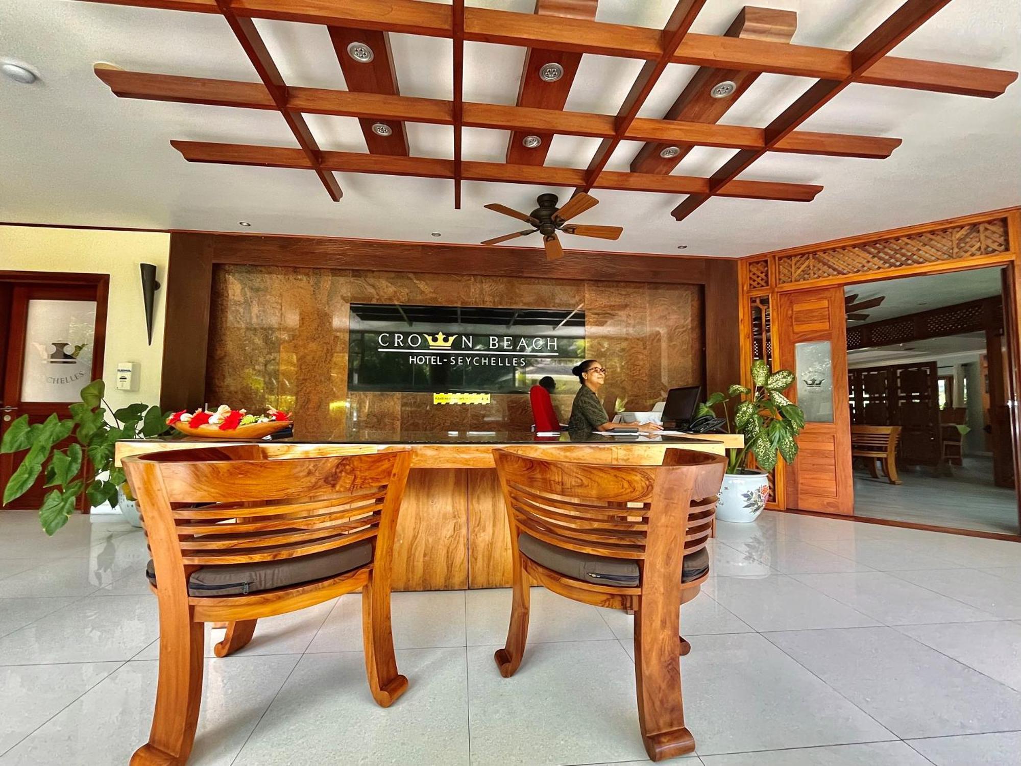 Crown Beach Hotel Seychelles Pointe Au Sel ภายนอก รูปภาพ