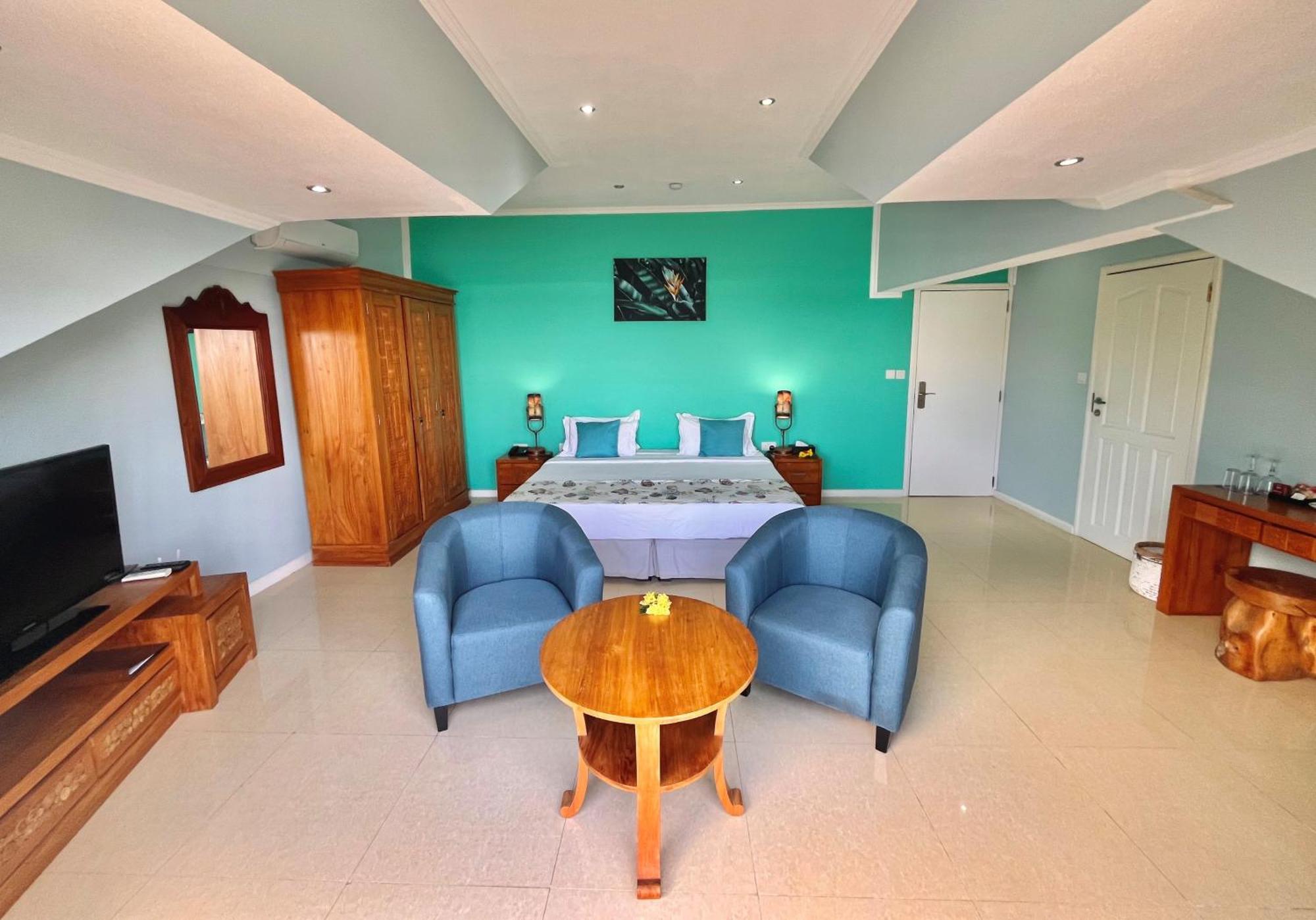 Crown Beach Hotel Seychelles Pointe Au Sel ภายนอก รูปภาพ