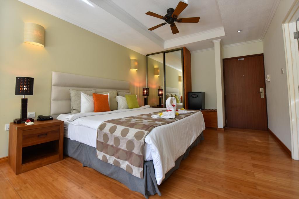 Crown Beach Hotel Seychelles Pointe Au Sel ภายนอก รูปภาพ